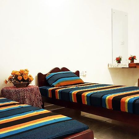Kassapa Home Stay Sigiriya Esterno foto