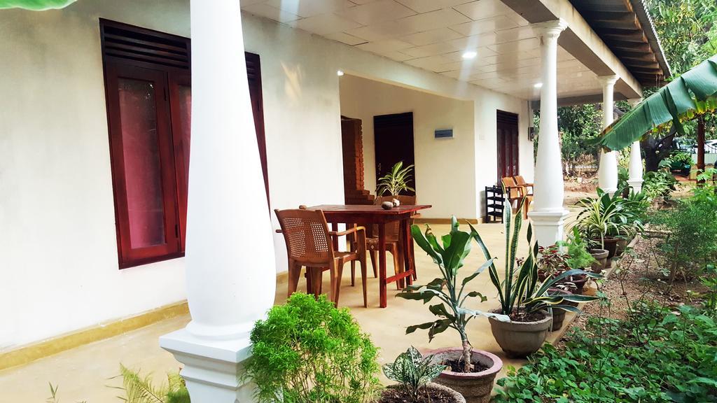 Kassapa Home Stay Sigiriya Esterno foto